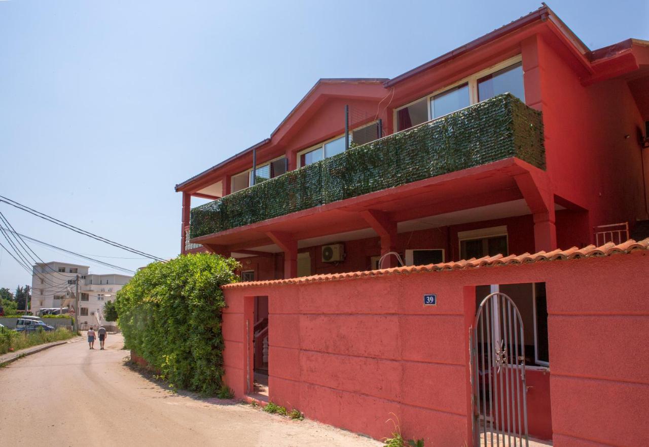 Family Apartments Vukcevic Чань Экстерьер фото