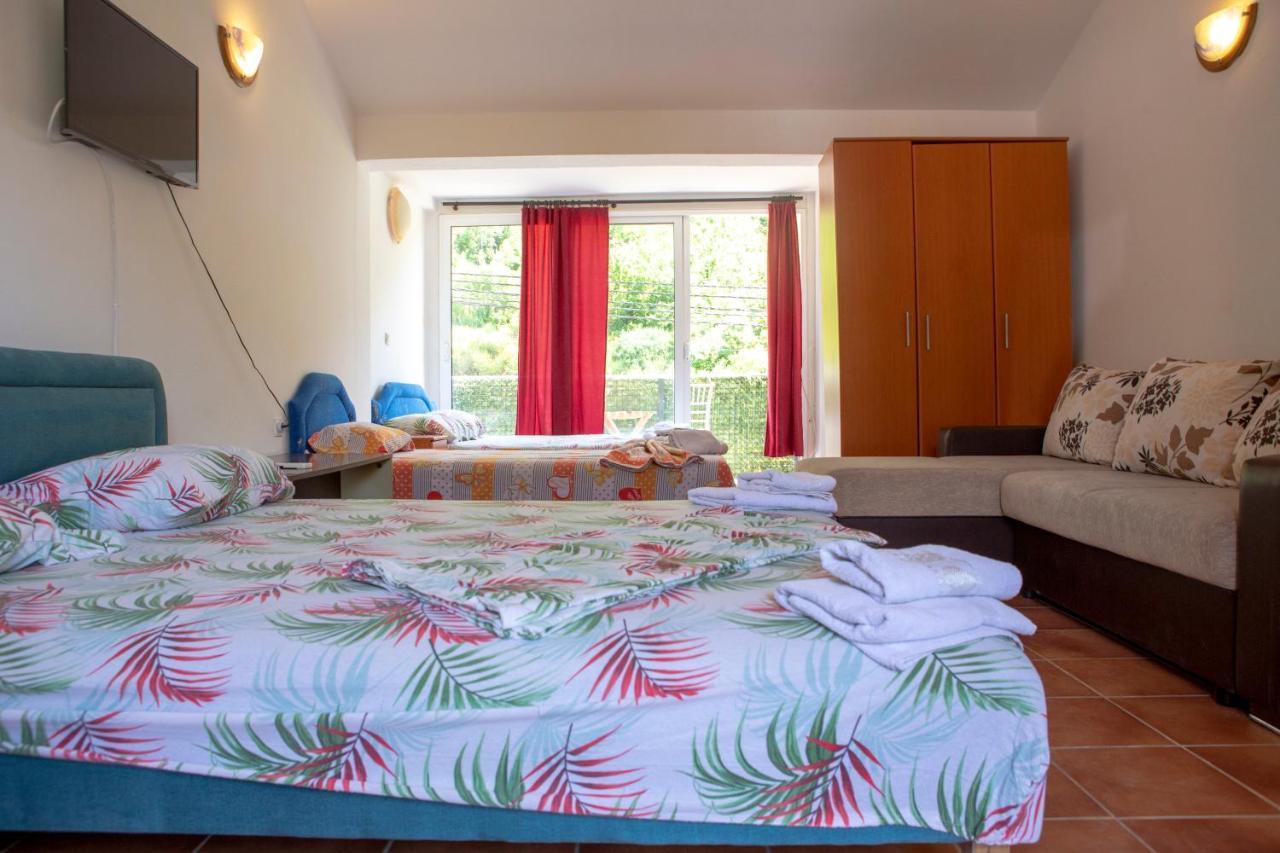 Family Apartments Vukcevic Чань Экстерьер фото