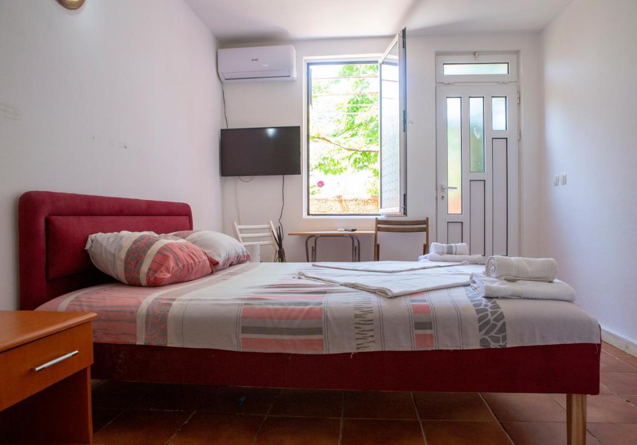 Family Apartments Vukcevic Чань Экстерьер фото