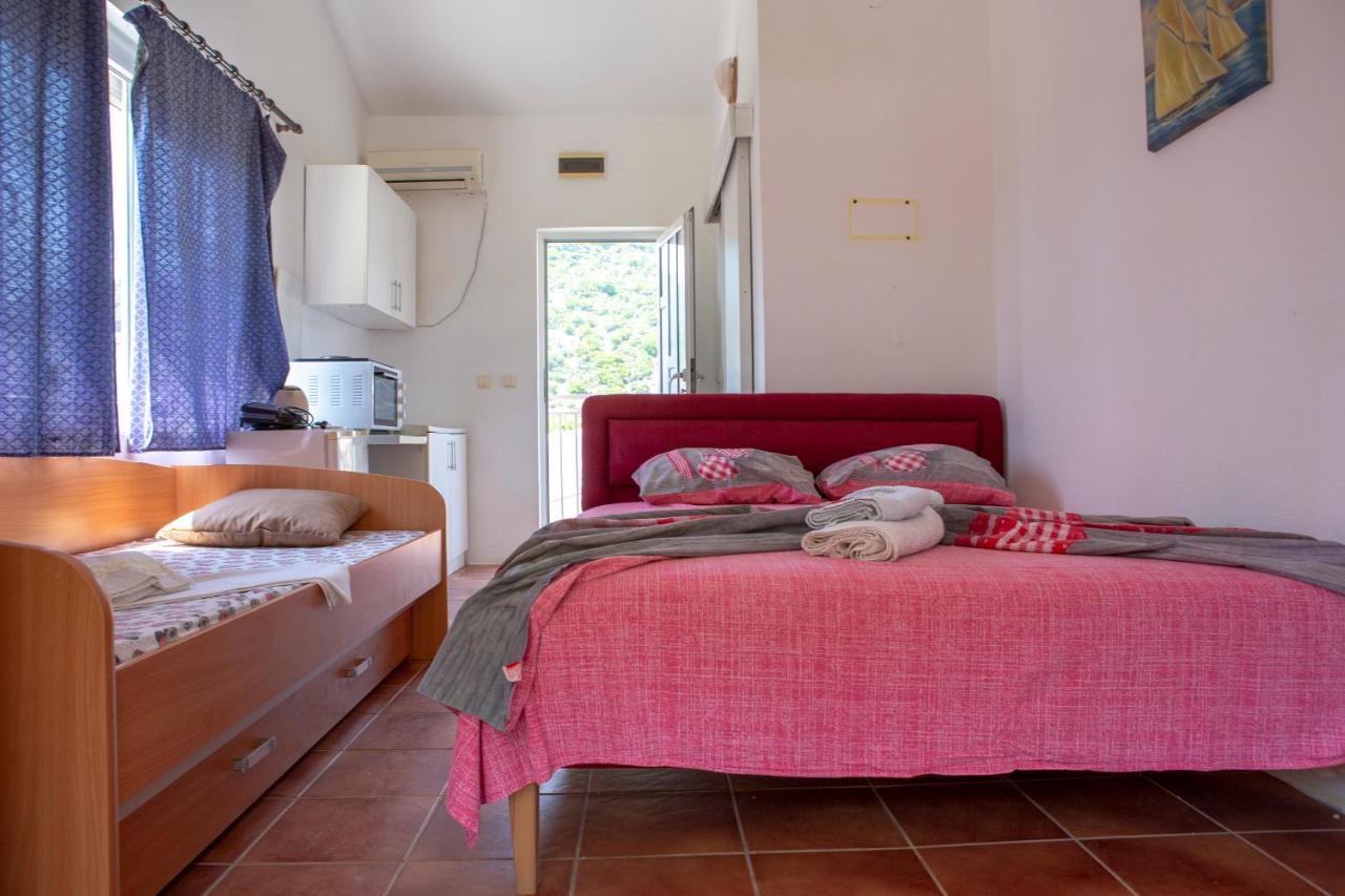 Family Apartments Vukcevic Чань Экстерьер фото