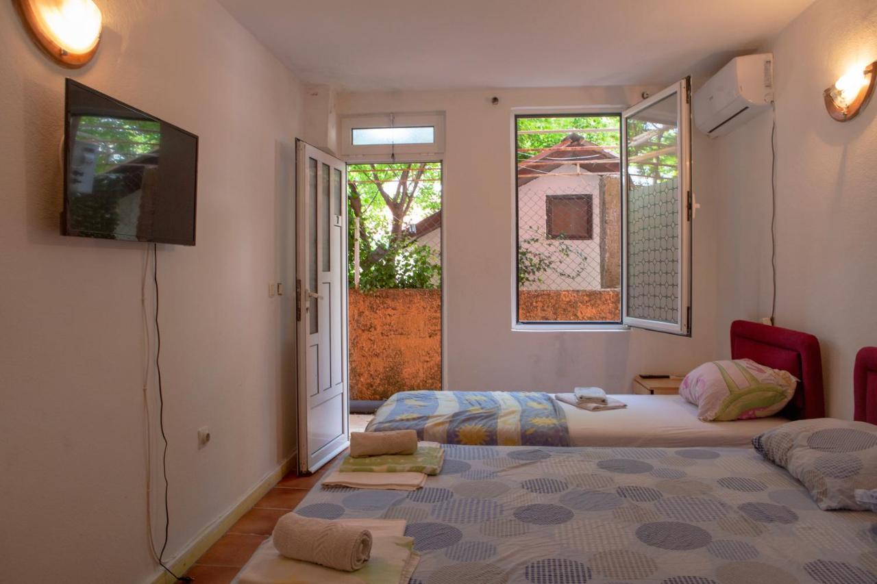 Family Apartments Vukcevic Чань Экстерьер фото